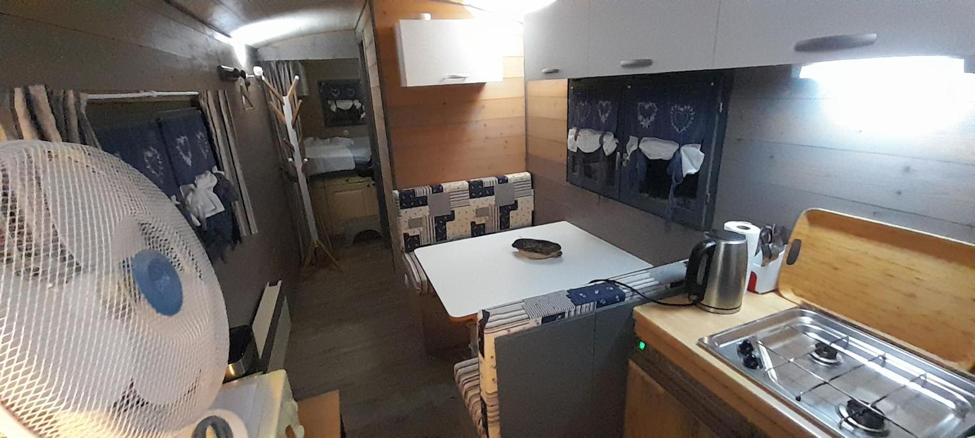 Location Type Gite, Chambre D'Hote, Meuble De Tourisme Dans Joli Petit Chalet Typique Et Ou Jolie Roulotte Type Boheme Waldighoffen エクステリア 写真