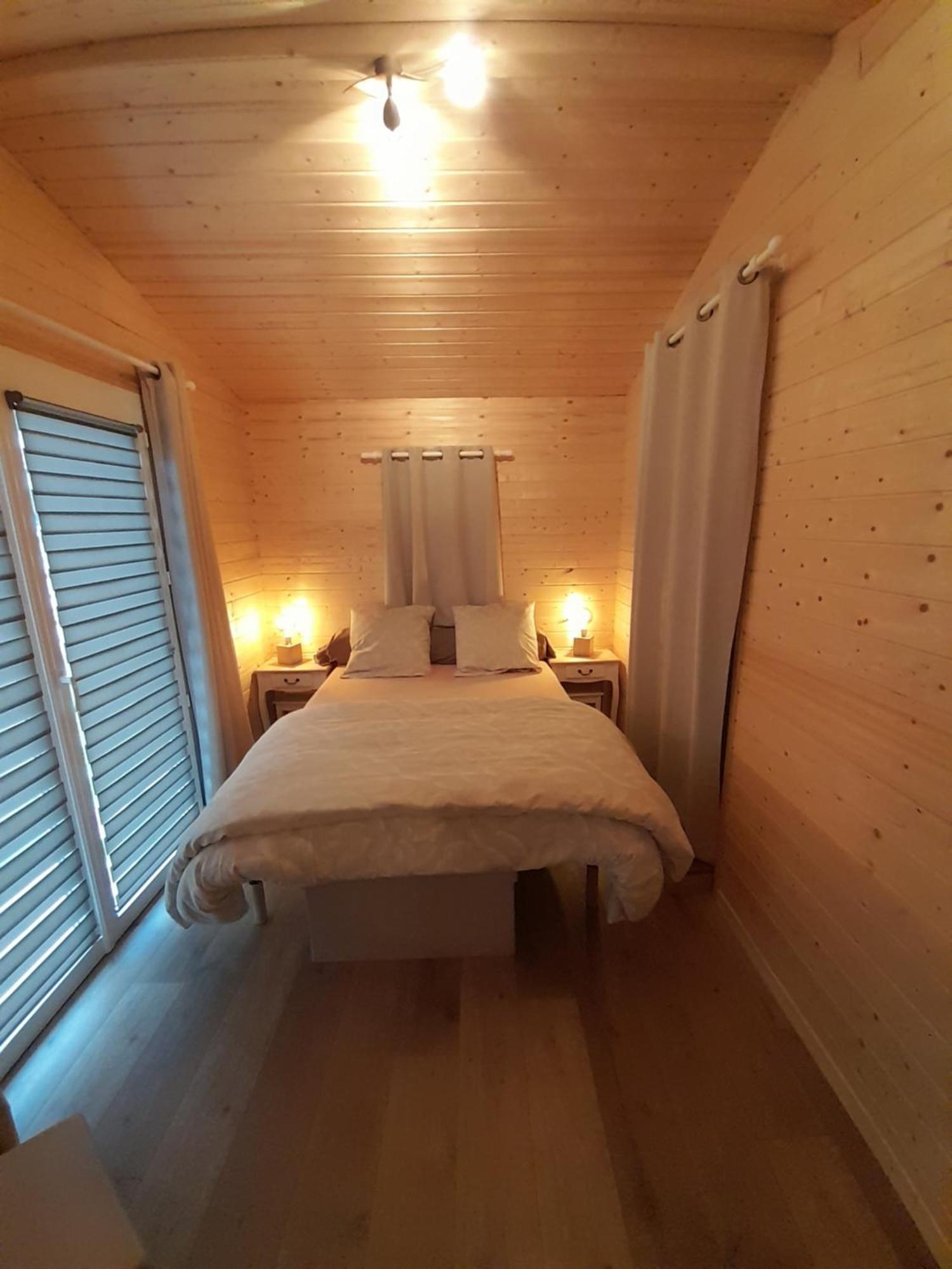 Location Type Gite, Chambre D'Hote, Meuble De Tourisme Dans Joli Petit Chalet Typique Et Ou Jolie Roulotte Type Boheme Waldighoffen エクステリア 写真
