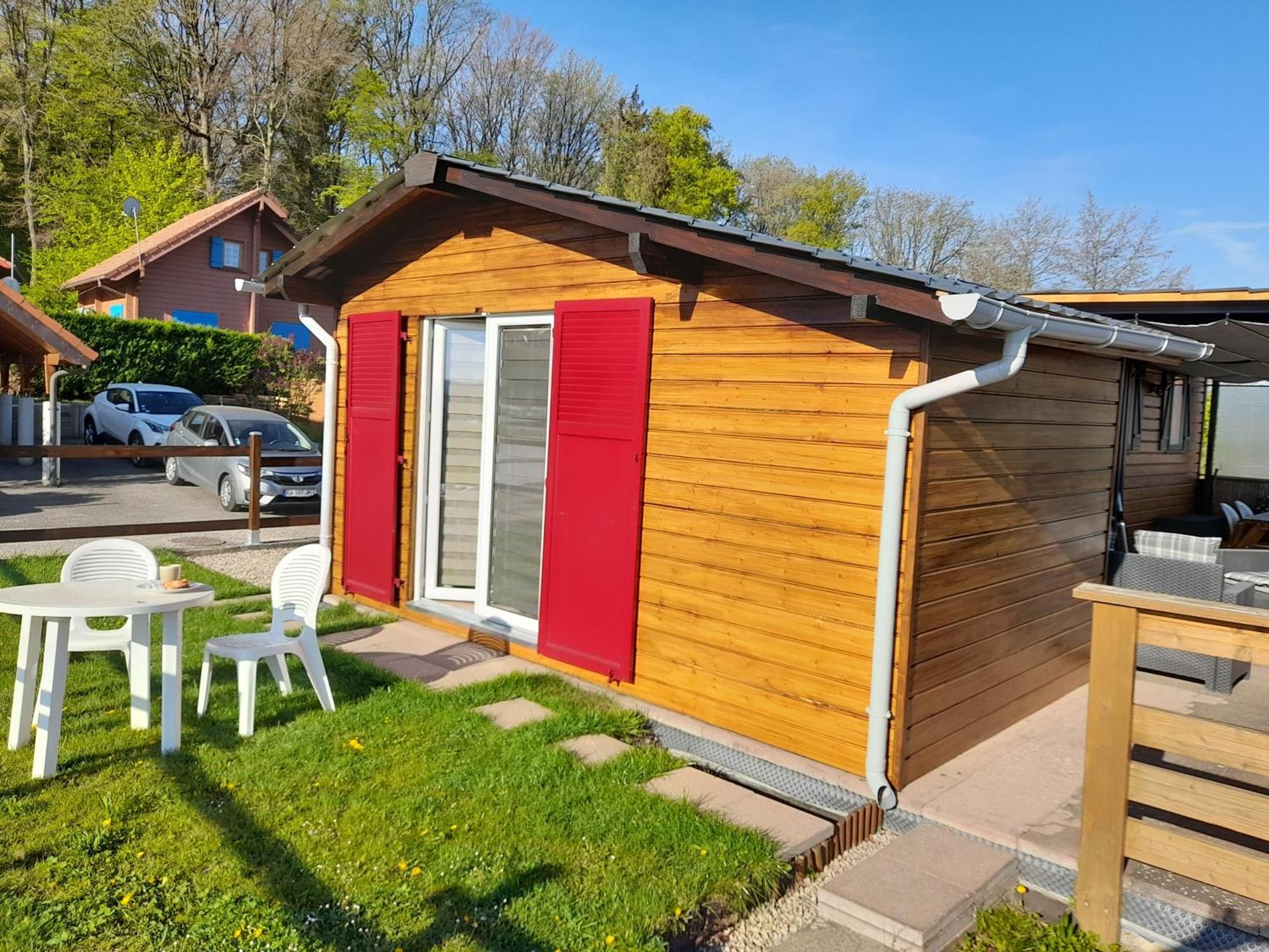 Location Type Gite, Chambre D'Hote, Meuble De Tourisme Dans Joli Petit Chalet Typique Et Ou Jolie Roulotte Type Boheme Waldighoffen エクステリア 写真