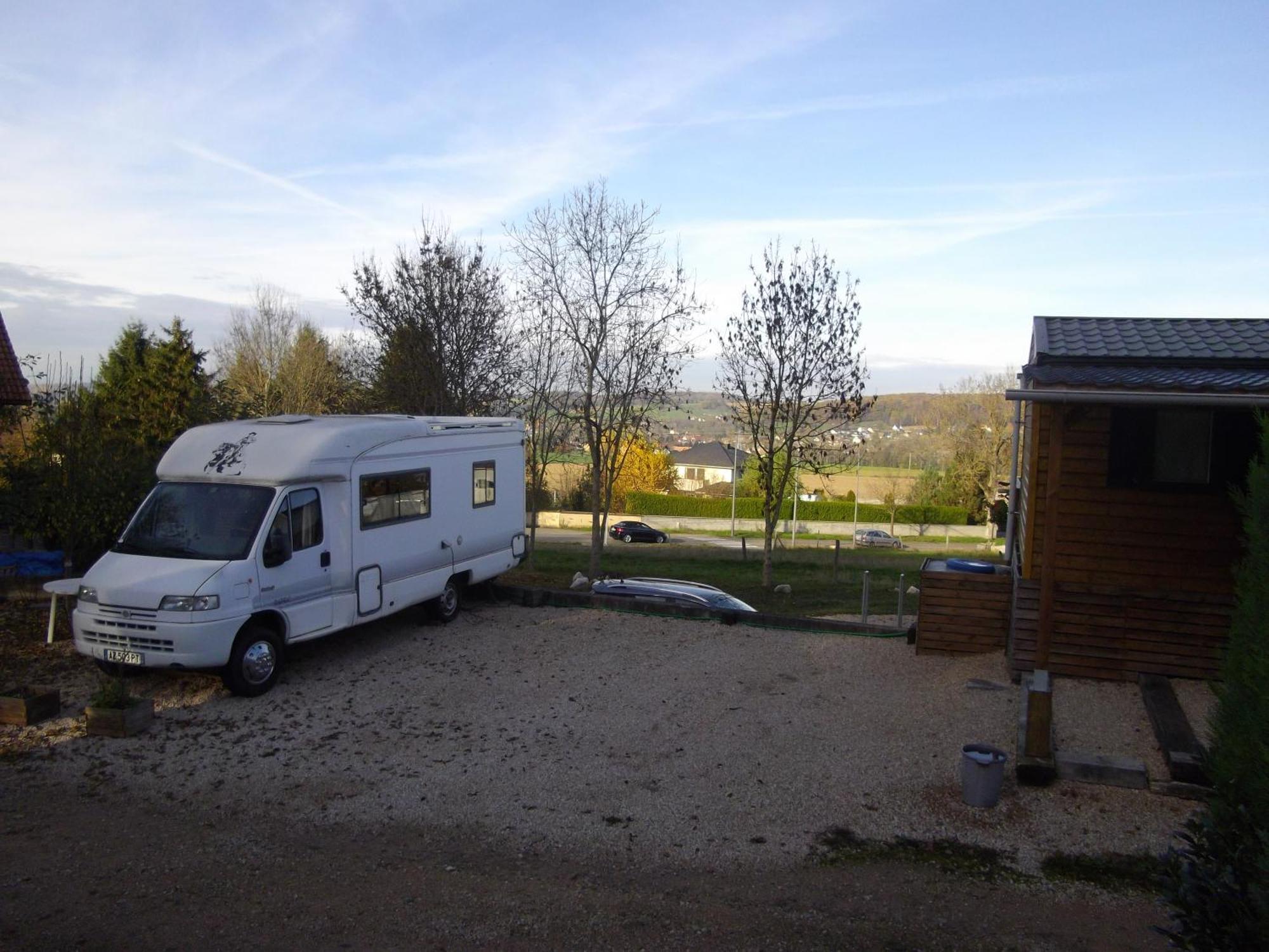 Location Type Gite, Chambre D'Hote, Meuble De Tourisme Dans Joli Petit Chalet Typique Et Ou Jolie Roulotte Type Boheme Waldighoffen エクステリア 写真